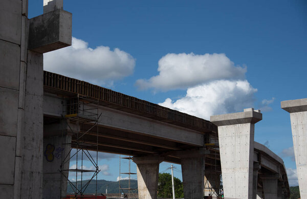 Image of a highway viaduct under construction in Brazil. Transport Infrastructure. Expansion works from the federal government's PAC II development program.