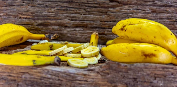 Нарізані Банани Фрукти Багаті Вітамінами Наявність Трьох Різних Типів Природних — стокове фото