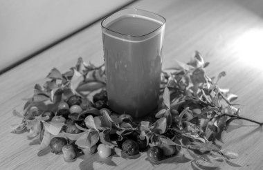 Taze meyve ve meyve suyu. Acerola, meyve suyu ve dondurmada yaygın olarak kullanılan C vitamini bakımından zengin bir meyvedir. Uzun zamandır tonik ve bulaşıcı olmayan etkileriyle biliniyor. Brezilya 'dan tropik meyveler.