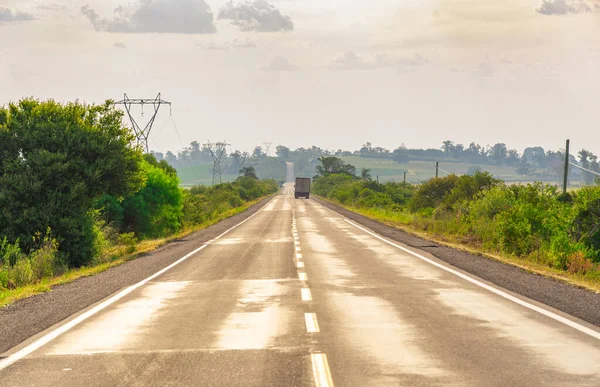 Furgoncino Sull Autostrada Regione Pampas Nello Stato Del Brasile Meridionale — Foto Stock
