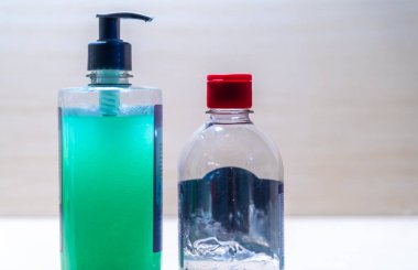 Kişisel ve hijyenik eşyalar. Salgın hastalıklarla savaşmak için kullanılan bir ürün. H1N1 ve Covid-19 'a karşı silah. Kişisel temizlik ürünü.