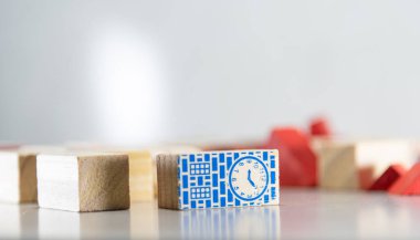 Oyuncak blokları. Toplama ve montajlama blokları çocukların eğitimini geliştirmeye çok yardımcı olur. Renkleri, şekilleri ve motor koordinasyonunu uyaracak bloklar. Çocuklar için eğlence