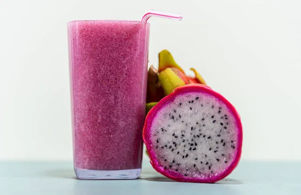 Fruktjuice Pitayasaft Hylocereus Polyrhizus Rosa Eller Drakfrukt Pitayakaktus Vit Bakgrund — Stockfoto