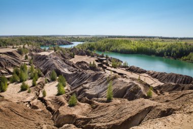 Eski kum ocağı ve göl. Rusya. Tula bölgesi 