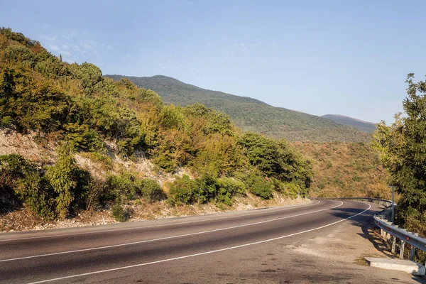 山路在9月 俄罗斯 克拉斯诺达尔地区 Novorossiysk — 图库照片