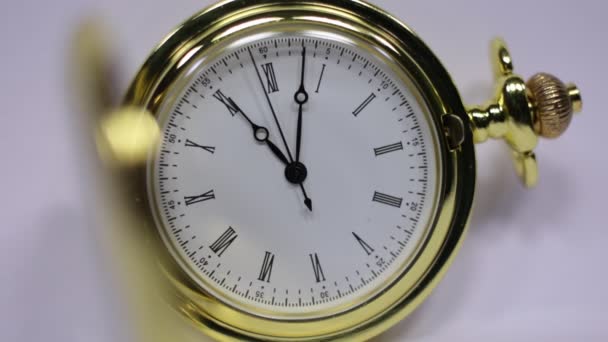 O relógio de ouro clássico — Vídeo de Stock