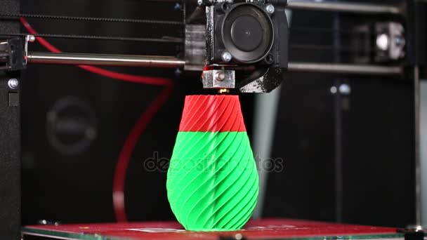 3D nyomtató nyomtatja a programozott 3d modell rétegei — Stock videók