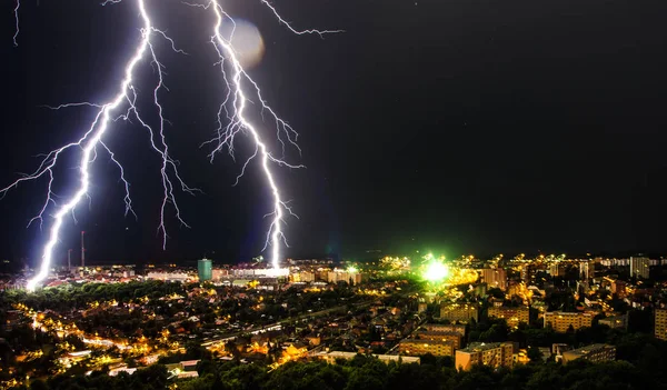 Trovoada nas nuvens — Fotografia de Stock