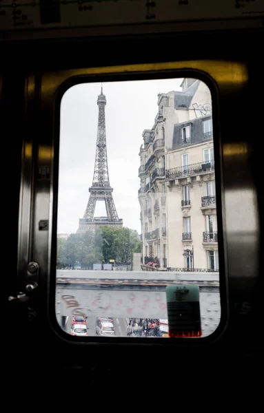 Paris metro ile göster — Stok fotoğraf