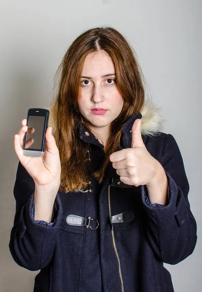 Woman with cell phone — Stock Photo, Image