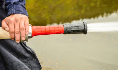 yangın hortumu bir çamur Temizleme aracı olarak.