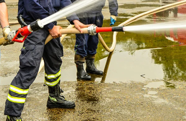 yangın hortumu bir çamur Temizleme aracı olarak.