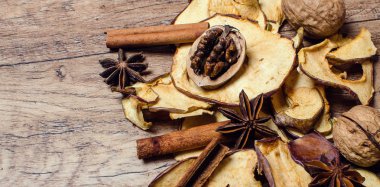 Kurutulmuş Noel elma