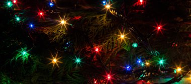 Noel ışıkları klasik bir simgedir.