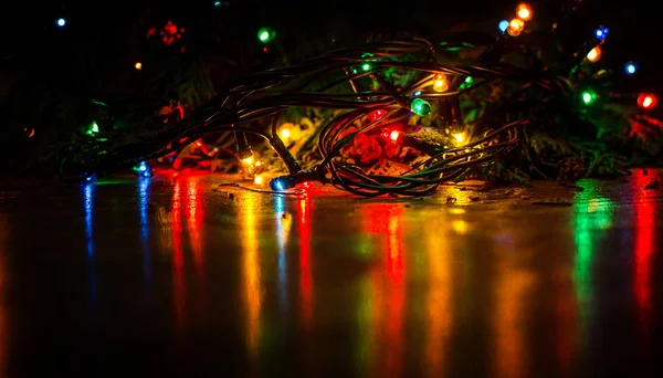 Lumières de Noël sont un symbole classique . — Photo