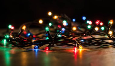 Noel ışıkları klasik bir simgedir.