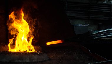 Demirci iş başında