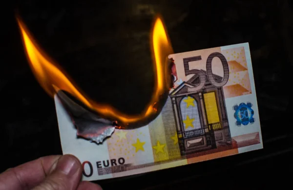 Hořící padesát EUR — Stock fotografie