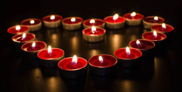 Velas de San Valentín rojo — Foto de Stock