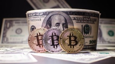 Altın, gümüş ve bronz Bitcoin 