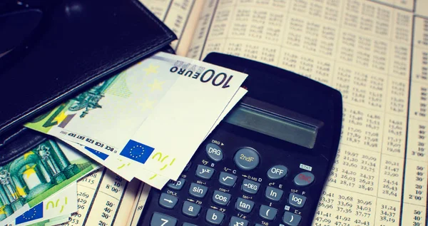 Financial balance with Euro — Stock Photo, Image