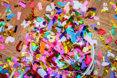 Ateş konfeti yığını