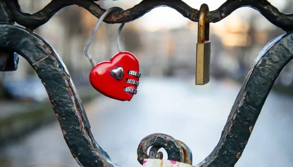 Lock in the shape of a heart — Stock Photo, Image