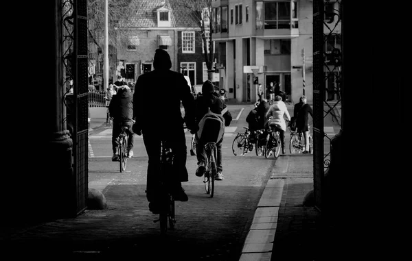Rowerzysta w Amsterdamie — Zdjęcie stockowe