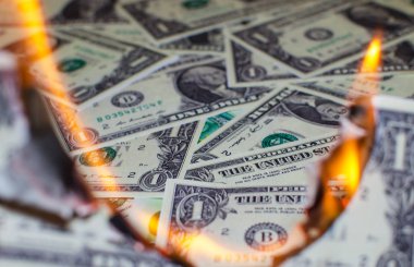 Yanan bir dolar