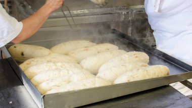 Ekmek köfte pişirme