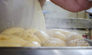 Ekmek köfte pişirme