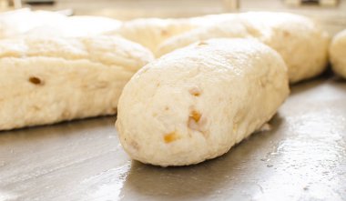 Ekmek köfte pişirme