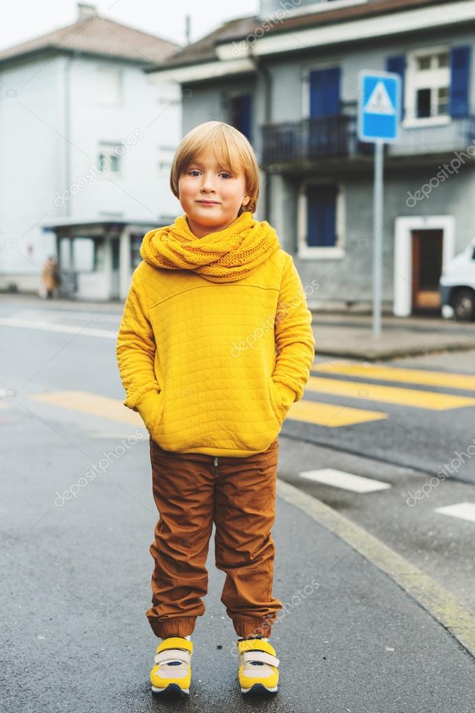 Sweatshirt for 5 year old boy hot sale