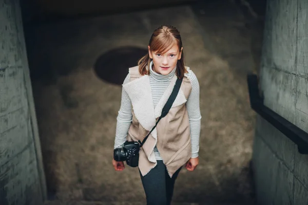 Outdoor portrait of cute preteen girl, fashion for children, top view — Stock Photo, Image