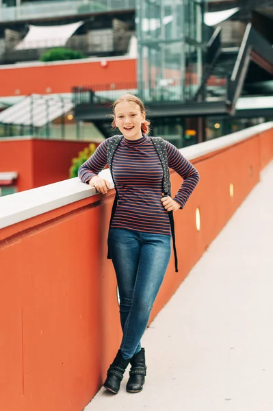 Outdoor Portrait Young Teenage Girl Backpack — Stockfoto