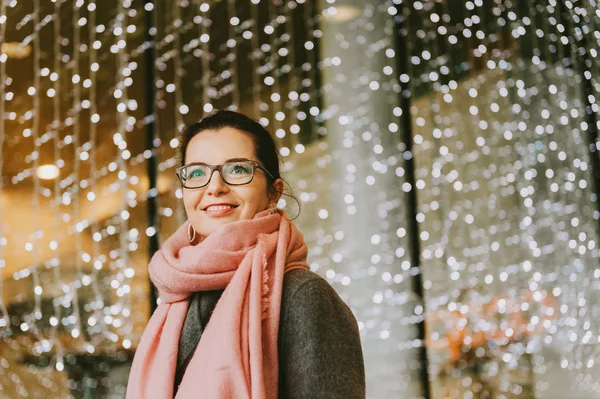 Outdoor Portrait Beautiful Woman Posing Ina City Many Lights Background — Stok fotoğraf