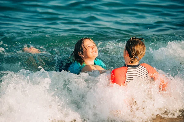 Two Funny Kids Little Boy Teenage Girl Playing Together Sea — Stock Photo, Image