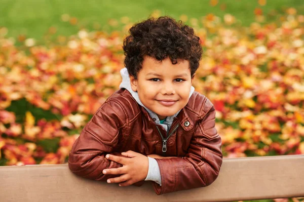 Outdoor Close Portrait Adorable Little Boy Leaning Bench Autumn Parc — Stock Photo, Image