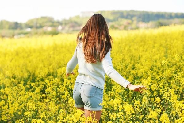 Spring Portrait Happy Young Woman Posing Colza Field Back View — Stock Photo, Image