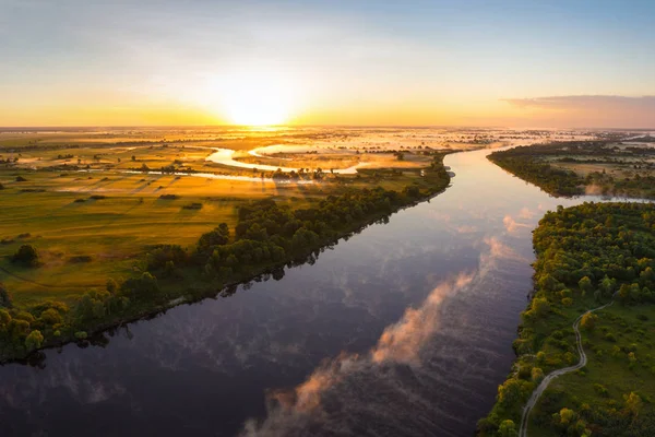 Wit-Russische rivier bij zonsopgang — Stockfoto