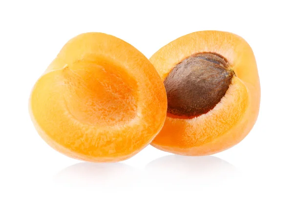 Mogen aprikos och hälften — Stockfoto