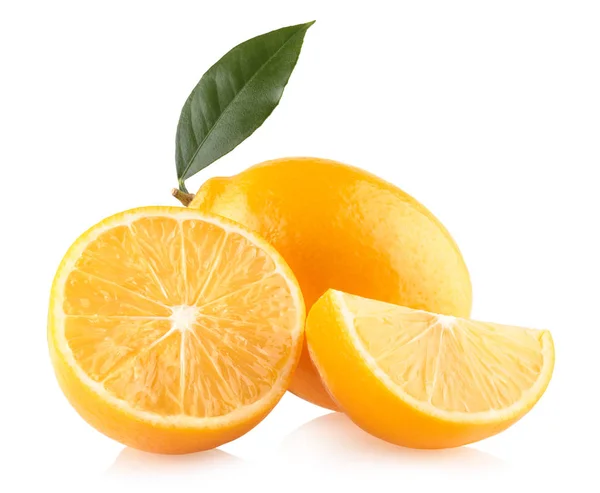 Свежие желтые лимоны — стоковое фото