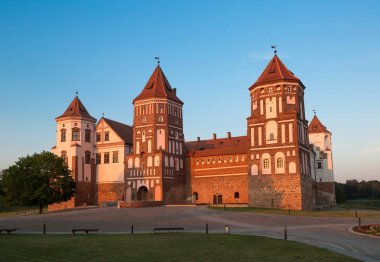 Mir Ortaçağ Kalesi