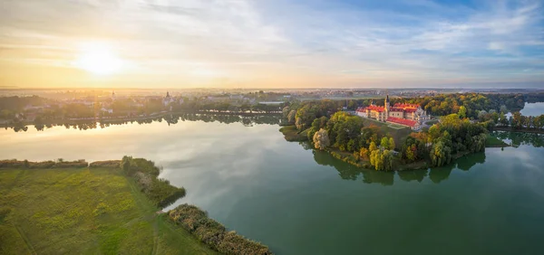 Niasvizh kasteel, Wit-Rusland — Stockfoto