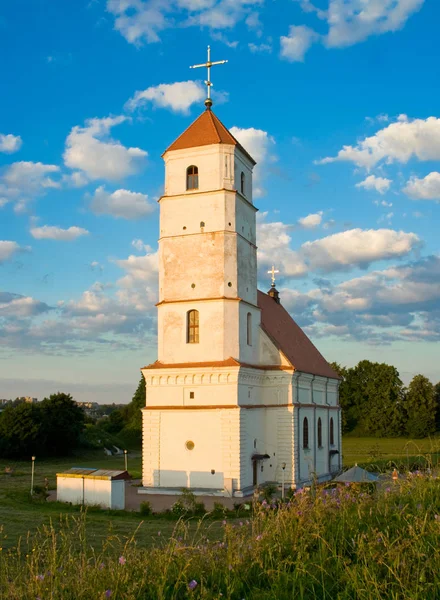 Διάσημη παλιά εκκλησία στη Λευκορωσία — Φωτογραφία Αρχείου