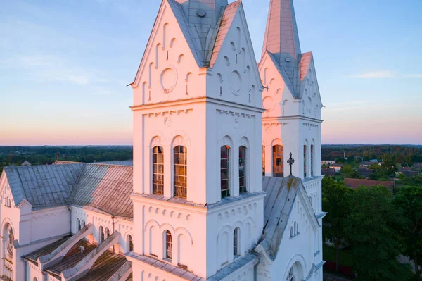 Antigua iglesia católica en Bielorrusia — Foto de Stock