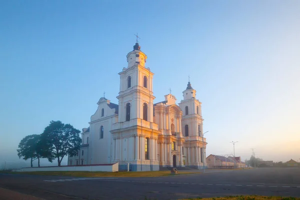 Antiga igreja católica na Bielorrússia — Fotografia de Stock