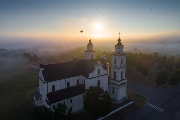 Antigua iglesia católica en Bielorrusia —  Fotos de Stock