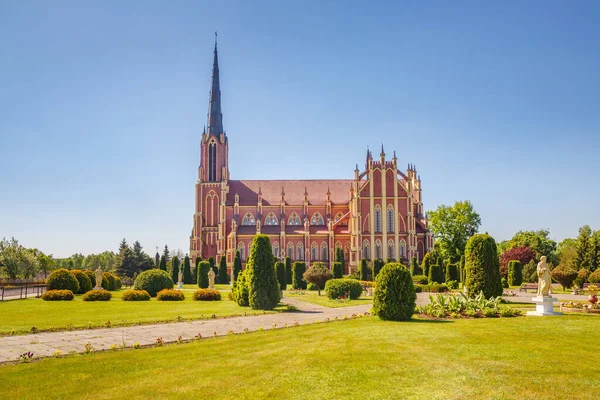 Antiga igreja católica na Bielorrússia — Fotografia de Stock