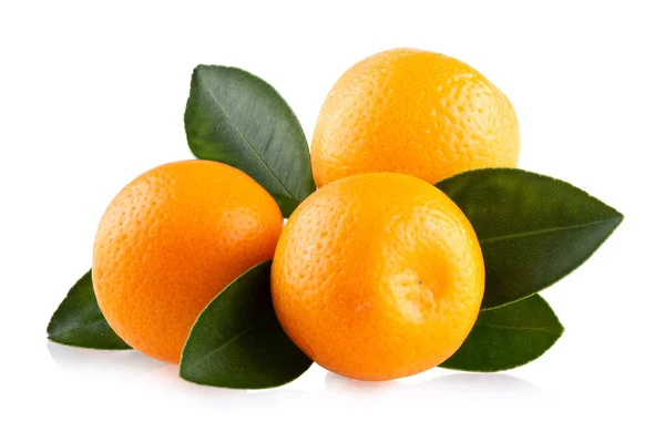 Стиглі Мандаринські Апельсини Ізольовані Білому Тлі — стокове фото